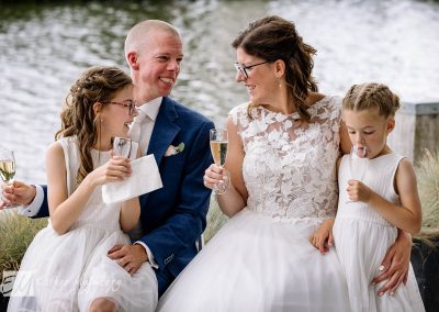 Trouwen aan het water met kinderen bruidsfotograaf Gouda Utrecht